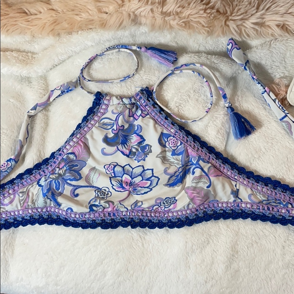 Everything but water- Becca bikini top